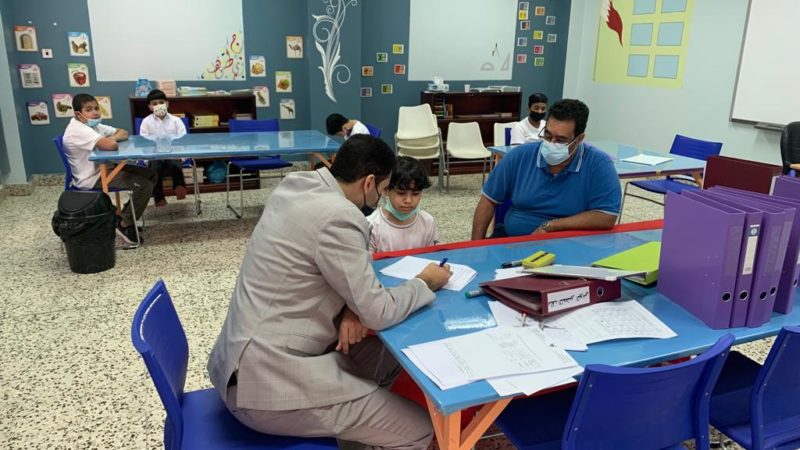 قسم اللغة الانجليزية يطلق برنامج “خذ بيدي” لنجوم الفارابي