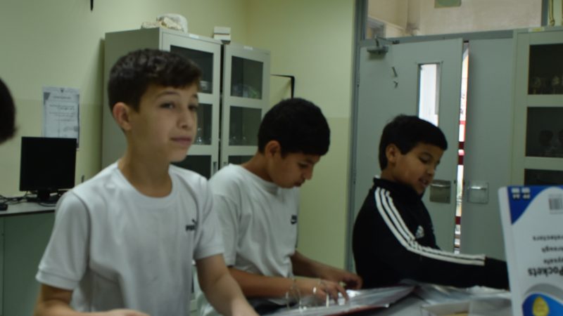 تمكين الطلاب لادارة مختبر العلوم