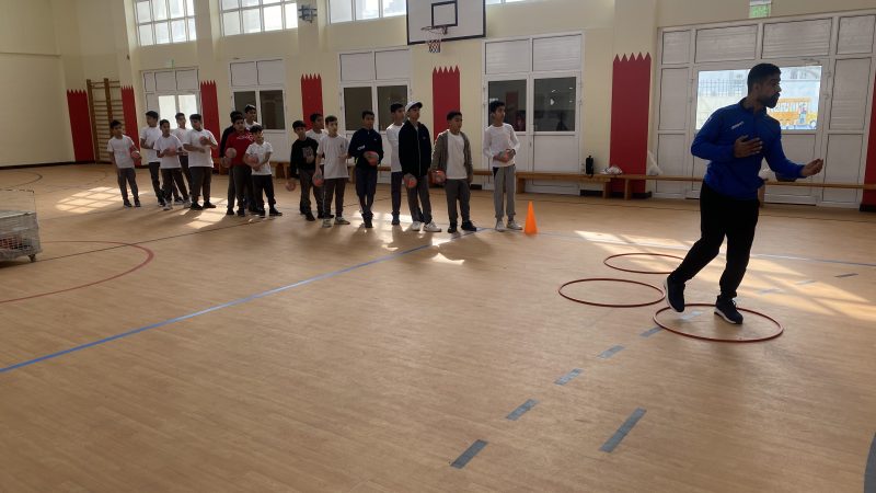 أكاديمية “الفارابي” لكرة اليد تُدرب طلبتها على مهارة التصويب من الوثب