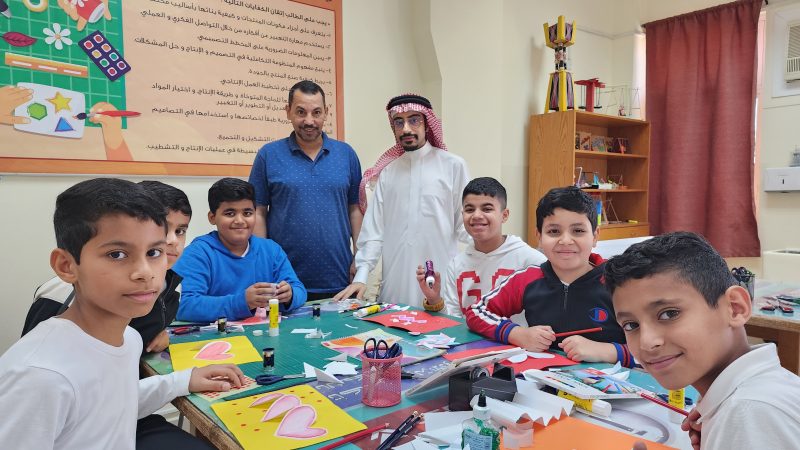 فعالية صنع بطاقة تهنئة بمناسبة “يوم الأم”